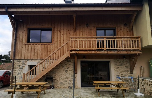 Mont-Saxonnex Ski Chalet | Cozy Cottage Getaway with Kitchen and Child-Friendly Space