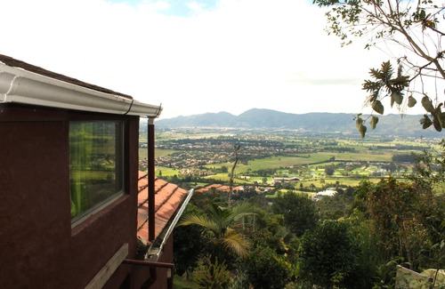 Usaquen Apartment | Cozy Apartment Surrounded by Nature in Bogotá Countryside