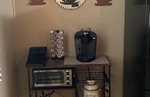 Midway Cottage | Cozy Cottage Retreat in the Ozarks Near Bull Shoals