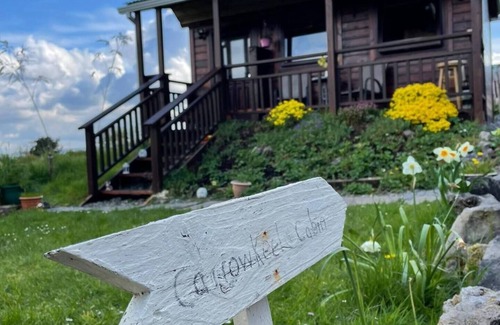 Castlebaldwin Cabin | Cozy Twin Room Cabin with En-Suite and Family Amenities