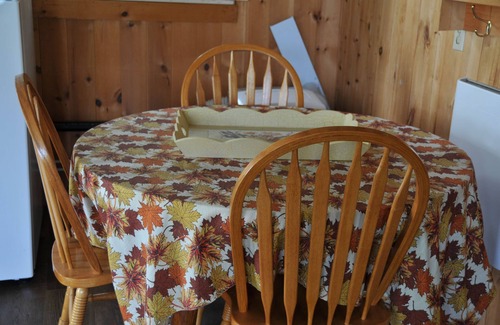 Selwyn Cottage | Cozy Waterfront Cottage for Small Families or Couples Retreat