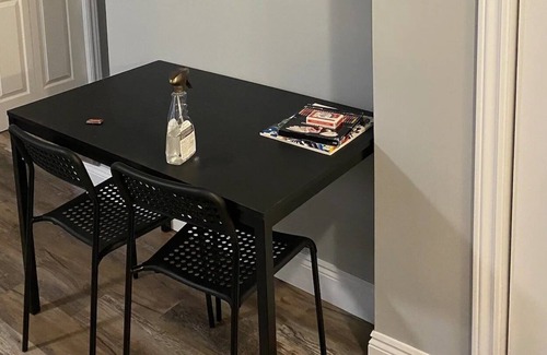 Dartmouth Apartment | Small Escape