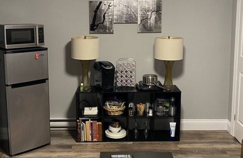 Dartmouth Apartment | Small Escape