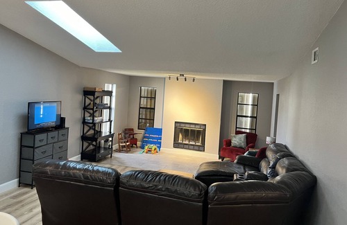 Tropic House | Family-Friendly Home Steps from the Beach & Attractions