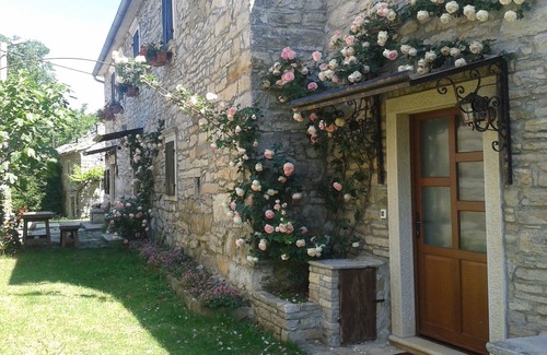 Zrenj House | Family-Friendly Istrian House with Garden and Breakfast