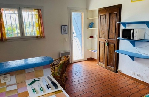 Lorgues Villa | Cozy Farmhouse with Pool and Ocean View - 10/10 Rated Stay