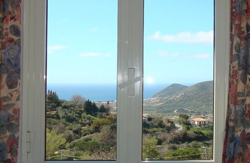 Perdifumo Apartment | Serene Apartment with Ocean Views & Exceptional 9.8 Rating