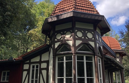 Bad Wilhelmshoehe House | Forest Villa 111: Top-Rated Getaway with Ocean View
