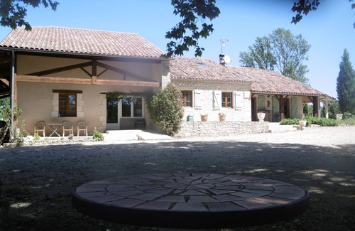 Sainte-Maure-de-Peyriac House | Serene Getaway: Pet Friendly Haven with Pool & Kitchen