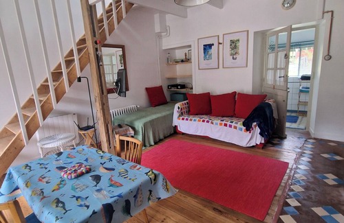 Pontrieux House | Pet-Friendly Marina Retreat with Kitchen & Breakfast Included