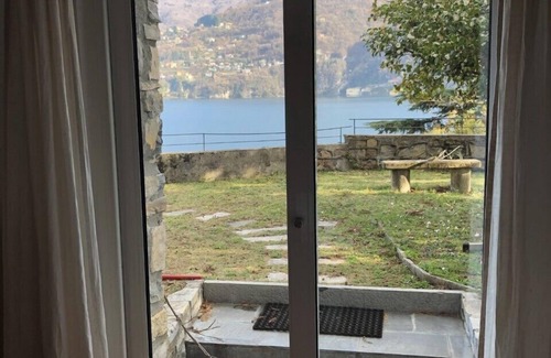 Carate Urio House | Idyllic Retreat: 'Sans Souci' with Garden & Lake View
