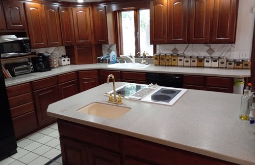 Watonga House | Elegant Mansion Retreat by State Park & Casino with Spa
