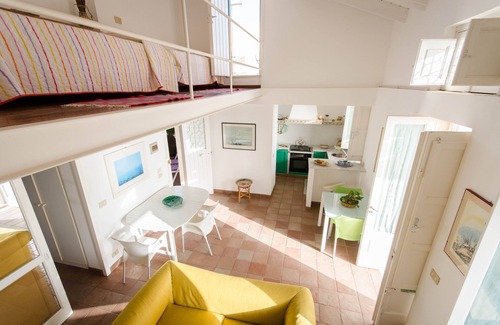 Donnalucata House | Modern Beach House with Ocean View & Prime Amenities