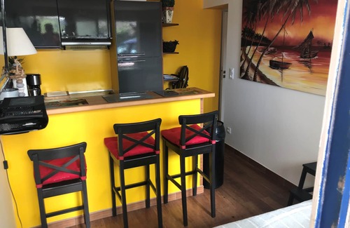 Le Pradet Apartment | Cozy Waterfront Retreat with Ocean View and Pet-Friendly Stay