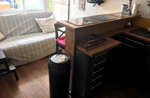 Le Pradet Apartment | Cozy Waterfront Retreat with Ocean View and Pet-Friendly Stay