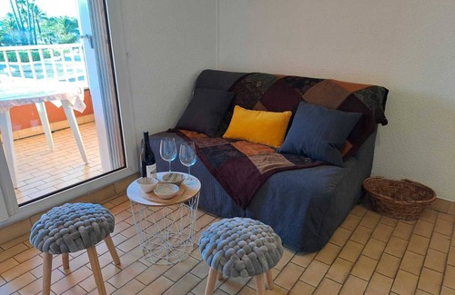 Palavas-les-Flots Apartment | Cozy Retreat with Scenic Pond Views and Oceanfront Access