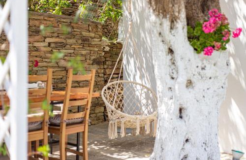 Andros Town House | Discover Small Paradise: 4-Star Haven with 9.9 Rating