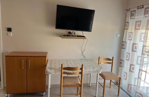 Taunusstein House | Budget-Friendly Stay at Small Pearl 2: Family & Kitchen Amenities