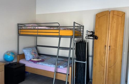 Taunusstein House | Budget-Friendly Stay at Small Pearl 2: Family & Kitchen Amenities