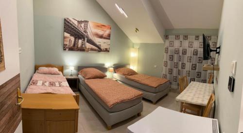 Taunusstein House | Budget-Friendly Stay at Small Pearl 2: Family & Kitchen Amenities