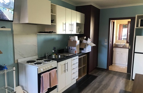 Red Cliffs Apartment | Cozy Private Retreats with Secure Accommodations