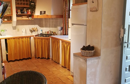 Monieux House | Nature-Encased Provencal Mas with Pool & Lake Views