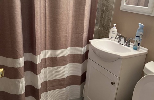 Hillside House | Cozy Room in Hillside, NJ for Business Travelers & Nurses