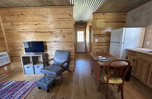 Quitman Cabin | Cozy Cabin Retreat by Greers Ferry Lake - 10/10 Rating