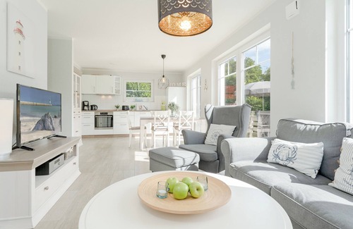 Monchneversdorf House | Small Swedish house by the lake with sauna and terrace in Mönchneversdorf