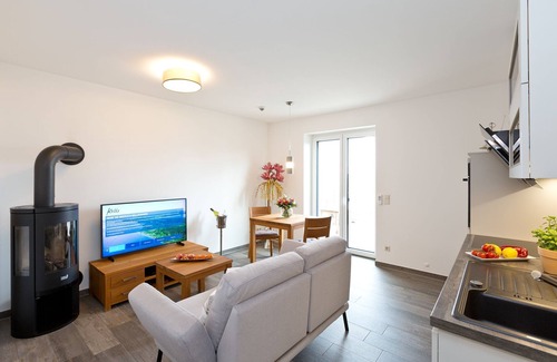 Muritz Apartment | Seaside Escape at Kells Apartments with Ocean Views