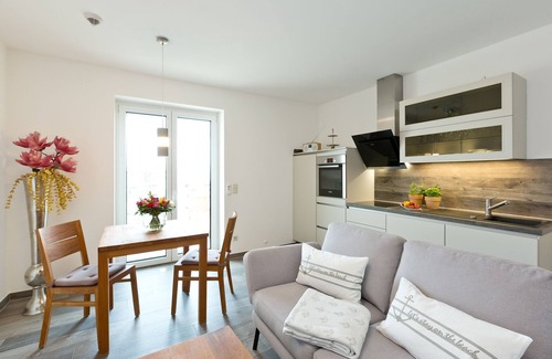 Muritz Apartment | Seaside Escape at Kells Apartments with Ocean Views