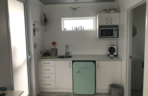 Waihi Beach Apartment | Cozy Self-Contained Studio with Ocean View, Steps to Beach