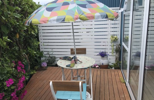 Waihi Beach Apartment | Cozy Self-Contained Studio with Ocean View, Steps to Beach