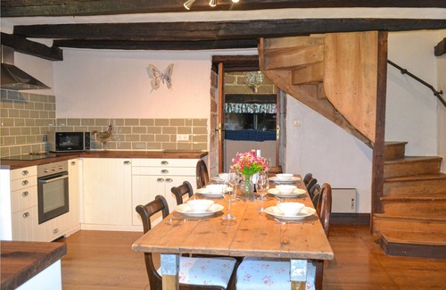 Villac House | Small streets, historic castles and modern art - the area around the vacation home in Villac has man