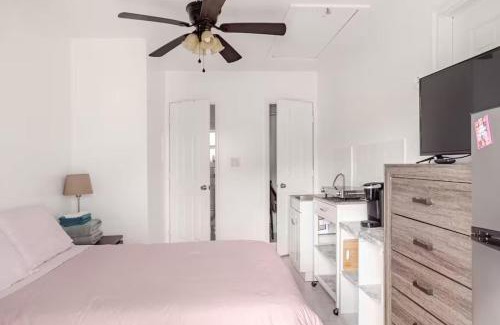 Florida Ridge House | Cozy Studio Apartment for an Unforgettable Stay