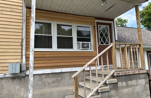Walworth Apartment | Pet-Friendly Retreat: Cozy Studio for Your Getaway