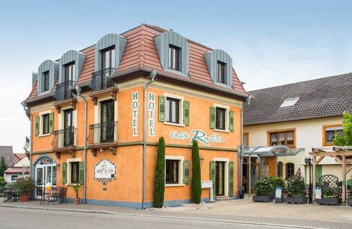 Rust House | Cozy Suite at Hotel Casa Rustica with Breakfast Included
