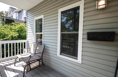 Oberlin House | Cozy Suite Steps from Oberlin - Family Friendly Retreat