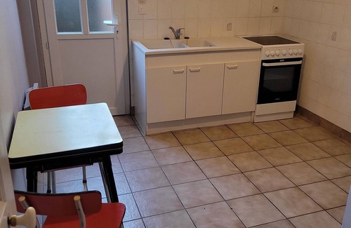 Salbris House | Cozy Salbris House: Pet-Friendly with Breakfast Included