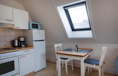 Maasholm-Bad Apartment | Cozy Beachfront Apartment in Maasholm Bad with Pool