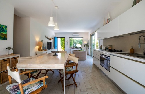 Ragusa Villa | Cozy Villa with Lush Garden and Oceanfront Views