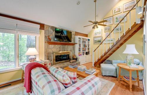 Lake Sequoyah House | Inviting Smallwood Highlands Home with Spa & Screened Porch