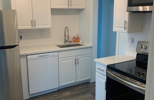 South Bend House | Top-Rated Smalstig Rockne Suites Near Notre Dame
