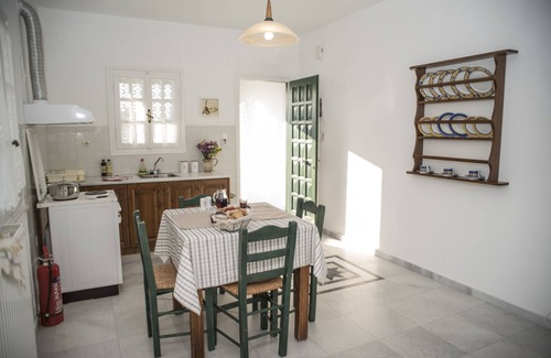 Engarai House | Panoramic Ocean View at Smaragdi 3 - Rated 10/10 by Guests