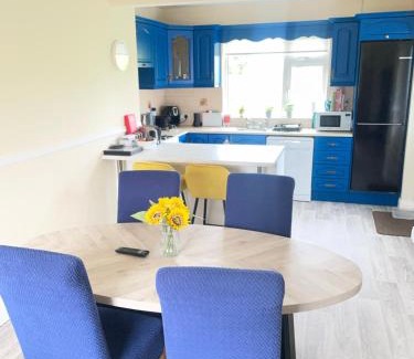 Ardee House | Discover Family-Friendly Comfort at Smarmore Cottage