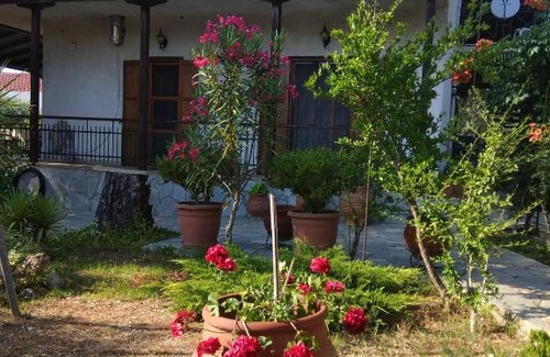 Skala Kallirachis Apartment | Guest Rated 9.8: Family-Friendly Stay at Smaro's House