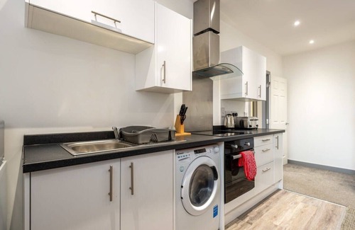 Doncaster Apartment | Budget-Friendly 2 Bed Apartment with Kitchen in Doncaster