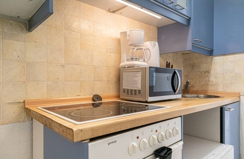 Landstrasse Apartment | Comfortable 2BR Apartment for Long Stays near Rennweg