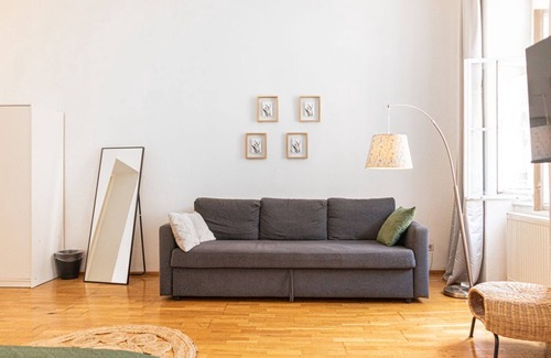 Landstrasse Apartment | Comfortable 2BR Apartment for Long Stays near Rennweg