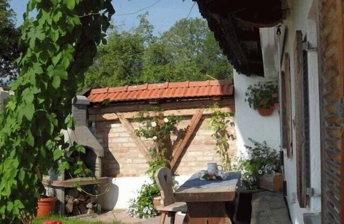 Wackersberg Apartment | Exceptional Farm View Apartment with Pool and Spa Amenities